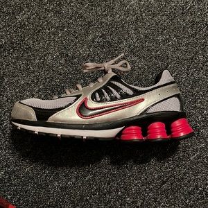 Nike shox gym shoes